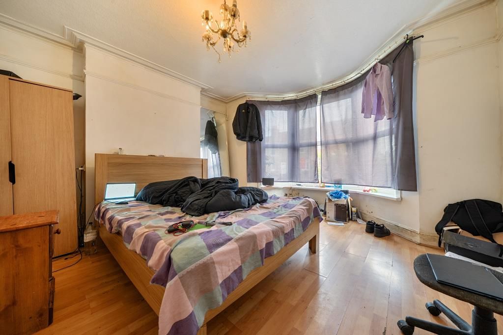 Additional image 6 of 5 bed semi-detached house for saleKingshill Road, Swindon SN1