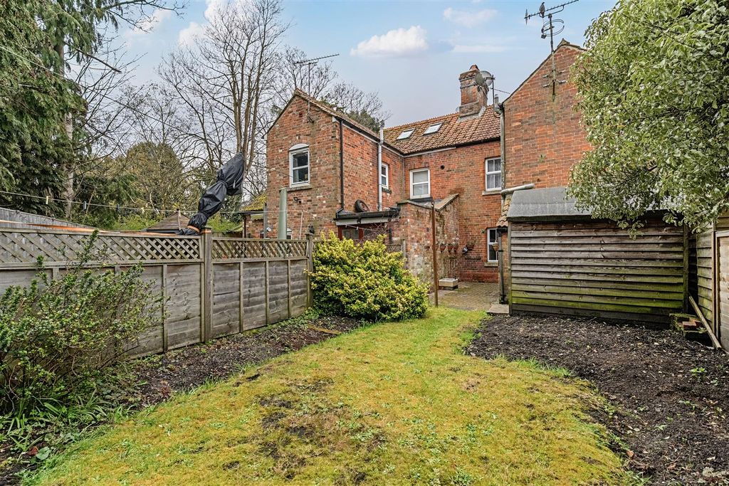Additional image 8 of 2 bed terraced house for saleEstcourt Crescent, Devizes SN10
