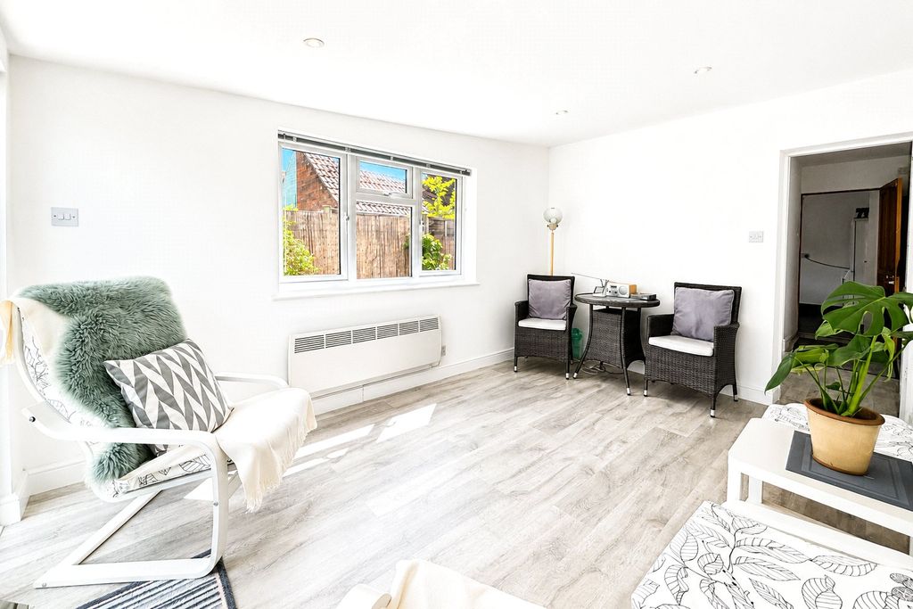 Additional image 10 of 3 bed semi-detached house for saleStation Road, Westbury BA13