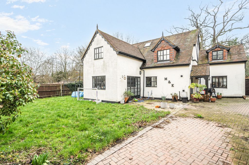 Additional image 8 of 4 bed detached house for saleJigs Lane South, Warfield, Bracknell, Berkshire RG42
