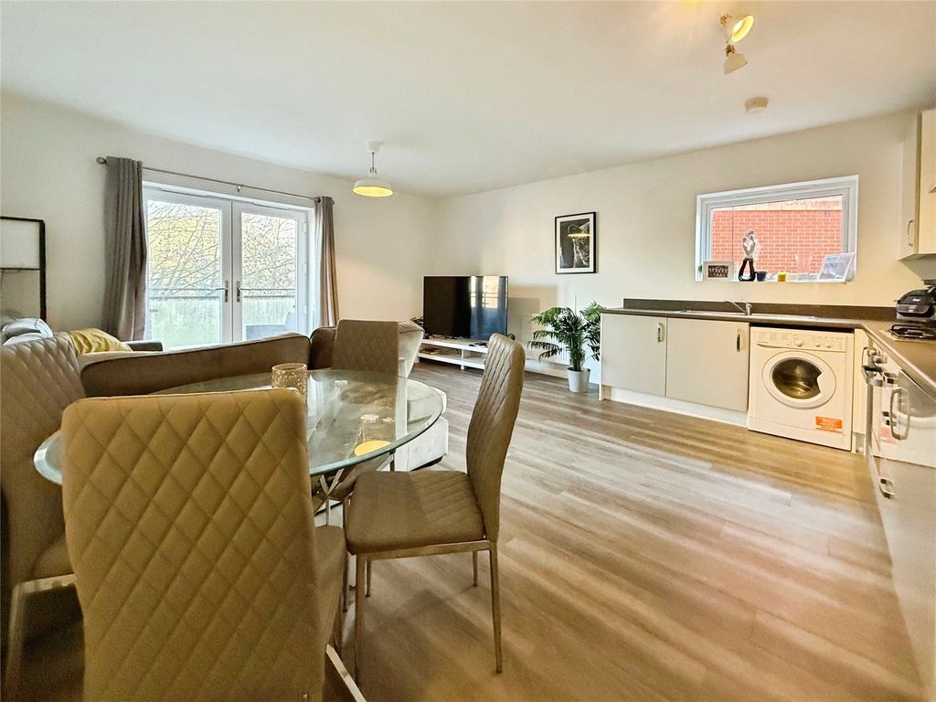 Additional image 10 of 2 bed flat for saleEdrich Grange, Crowthorne, Berkshire RG45