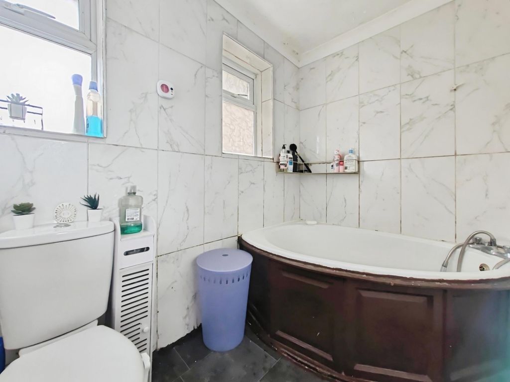 Additional image 6 of 4 bed terraced house for saleBarnett Green, Bracknell, Bracknell Forest RG12