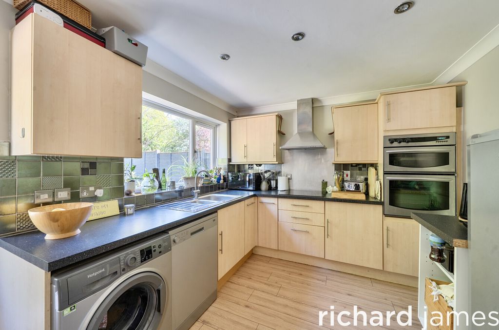 Additional image 5 of 5 bed detached house for saleHungerford Close, The Prinnels, Swindon SN5