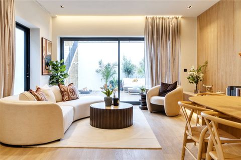 Creswick Road, London W3, New home
