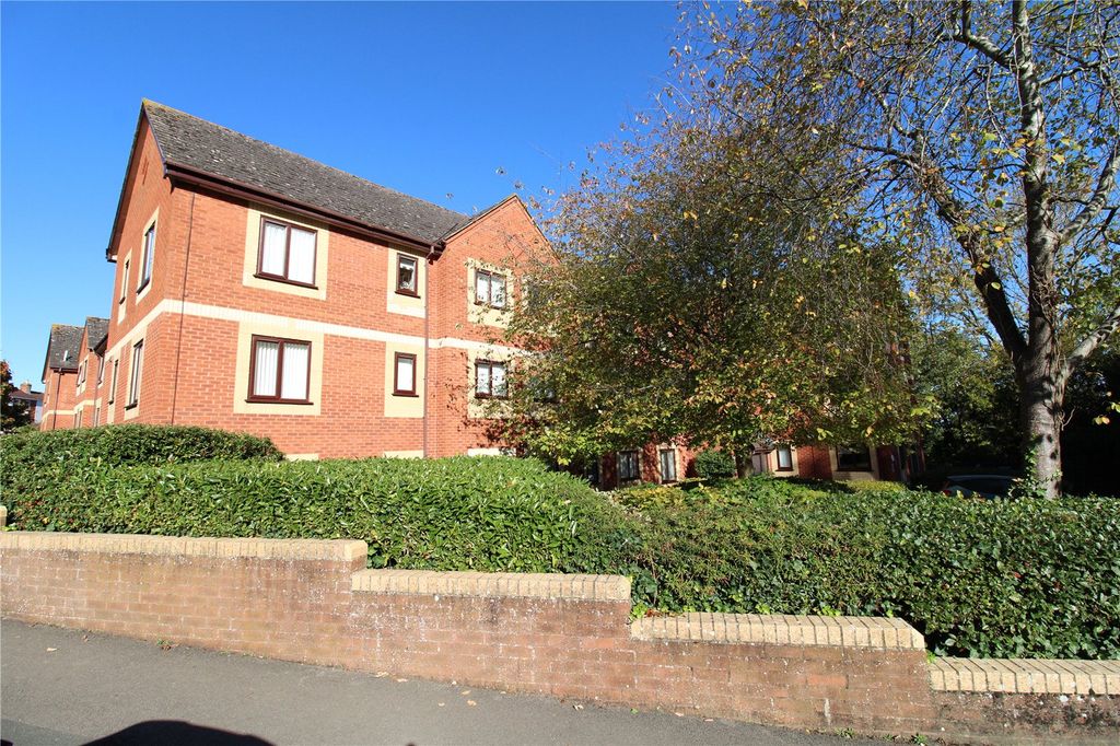2 bed flat for saleDrove Road, Old Town, Swindon, Wiltshire SN1