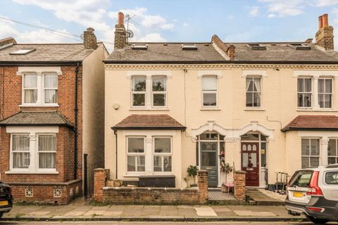 Percy Road, Old Isleworth TW7