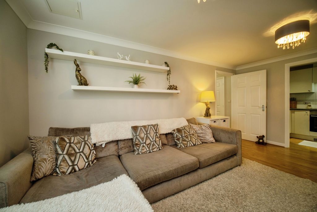 Additional image 9 of 2 bed flat for saleSycamore Rise, Bracknell RG12