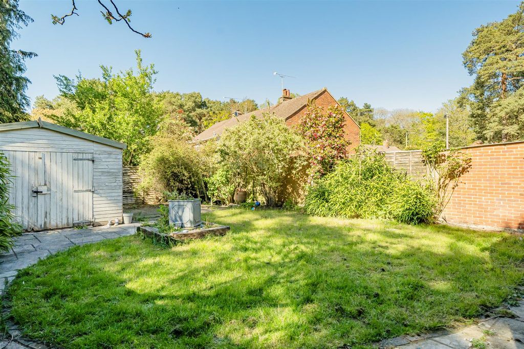 Additional image 19 of 3 bed semi-detached house for saleCricket Field Grove, Crowthorne, Berkshire RG45