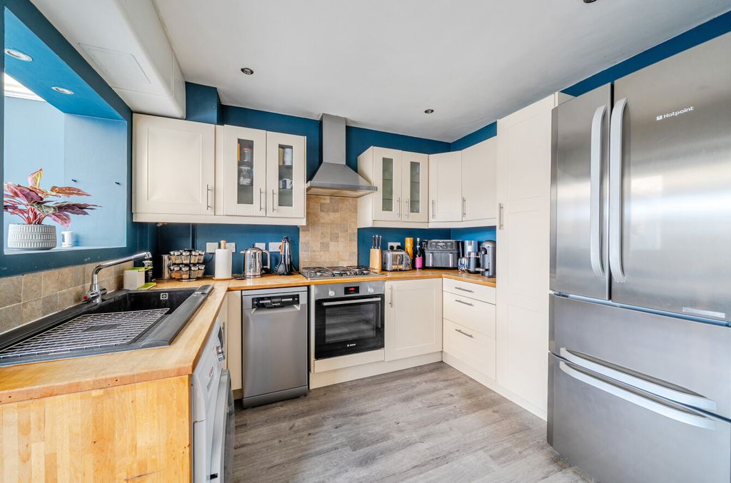 Additional image 6 of 2 bed end terrace house for saleWoodhouse Street, Binfield, Bracknell RG42