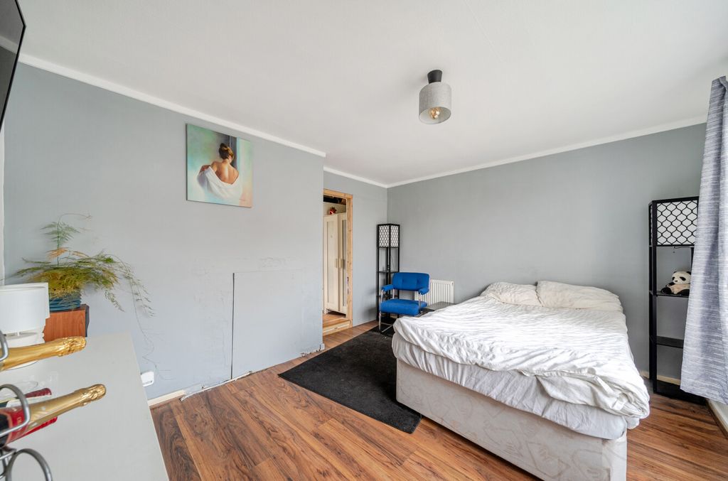 Additional image 5 of 3 bed terraced house for saleSouth Lynn Crescent, Bracknell, Berkshire RG12