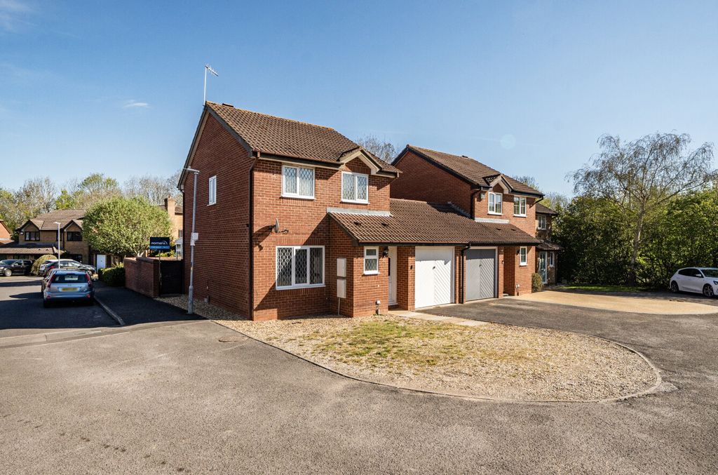 Additional image 21 of 3 bed link detached house for saleWinchcombe Close, The Prinnels, Swindon SN5