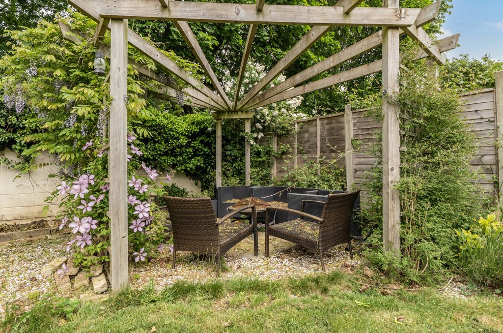 Additional image 18 of 3 bed semi-detached house for saleChurchward Avenue, Swindon, Wiltshire SN2