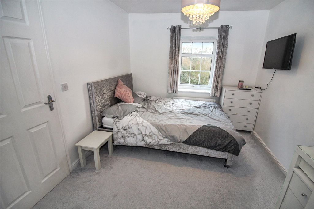 Additional image 10 of 4 bed semi-detached house for saleCharmind Walk, Winterbourne Road, Swindon, Wiltshire SN25