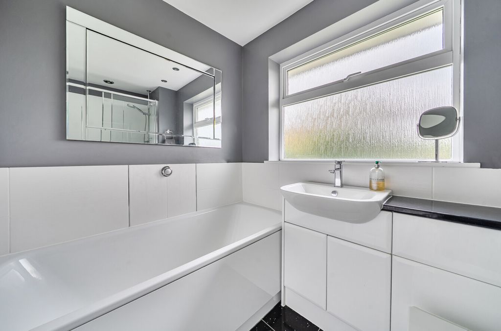 Additional image 20 of 3 bed semi-detached house for saleRossett Close, Bracknell, Berkshire RG12