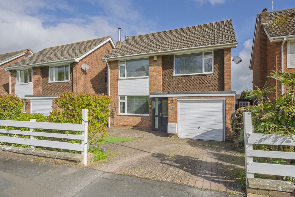 4 bed detached house for saleParklands Road, Swindon SN3