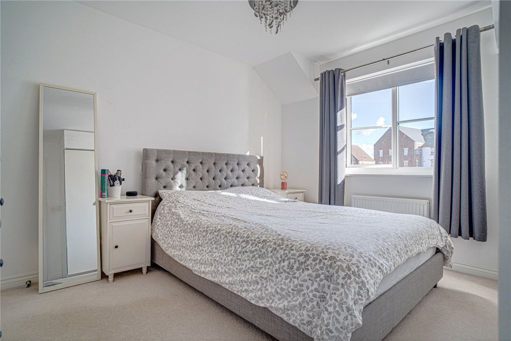 Additional image 6 of 4 bed detached house for saleStaldon Court, East Wichel, Swindon, Wiltshire SN1