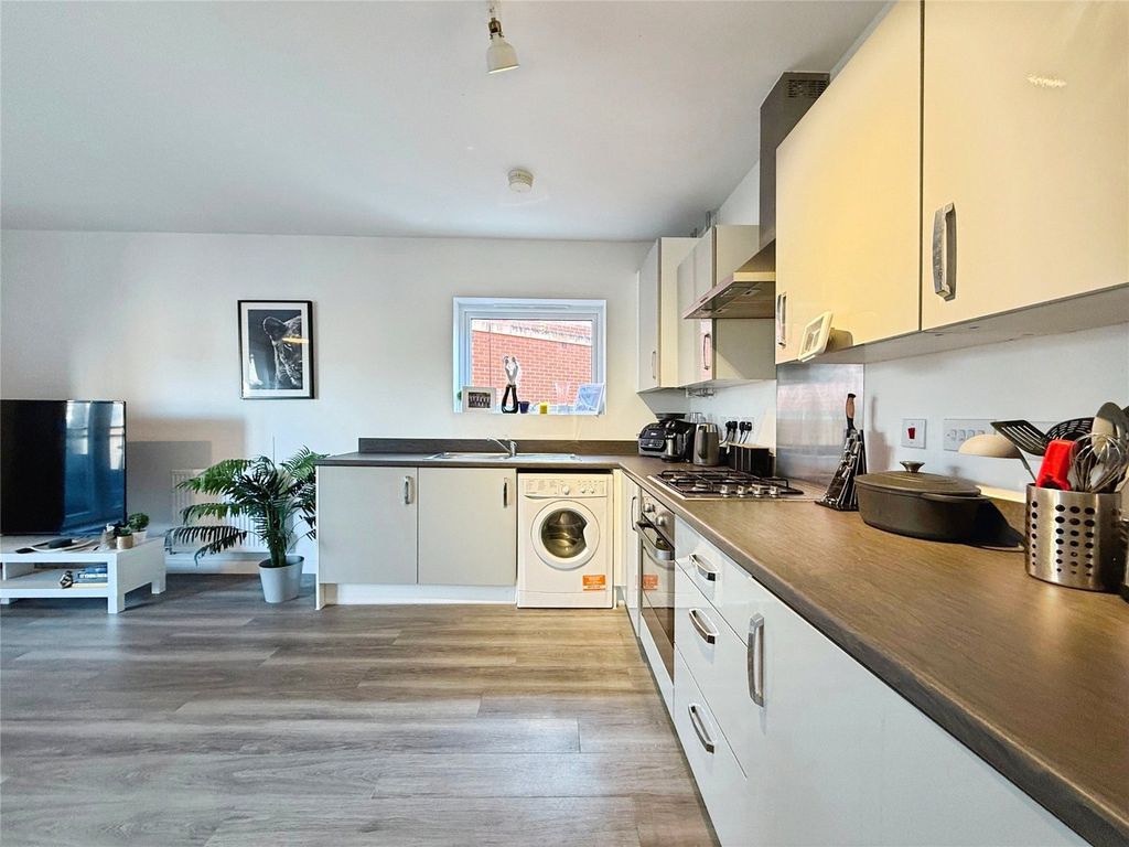 Additional image 4 of 2 bed flat for saleEdrich Grange, Crowthorne, Berkshire RG45