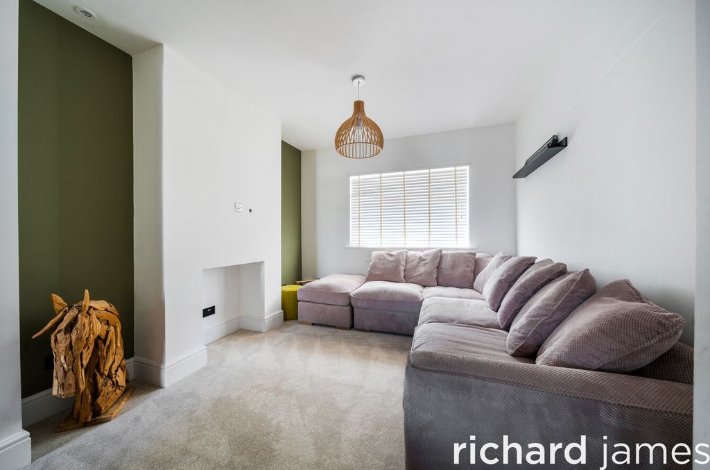 Additional image 6 of 4 bed end terrace house for saleChurch Walk South, Rodbourne Cheney, Swindon SN2