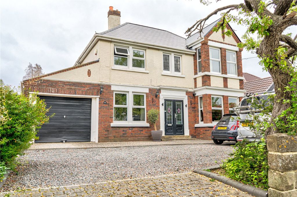 4 bed detached house for saleMarlborough Road, Old Town, Swindon, Wiltshire SN3