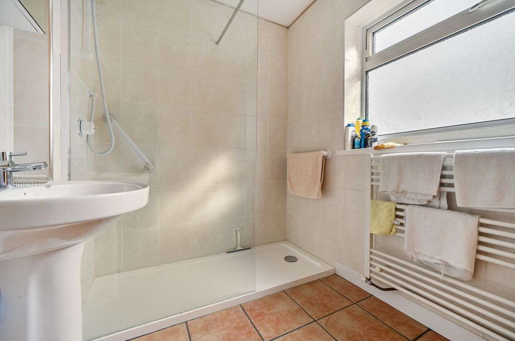 Additional image 9 of 6 bed detached house for saleCarisbrooke Terrace, Chiseldon, Swindon SN4