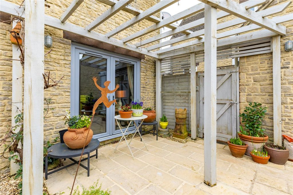 Additional image 12 of 3 bed detached house for saleThe Oaks, Kemble, Cirencester, Gloucestershire GL7