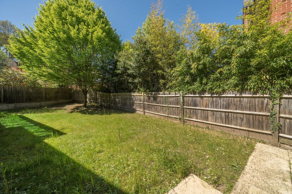 Additional image 7 of 6 bed detached house for saleHighgrove Avenue, Ascot SL5