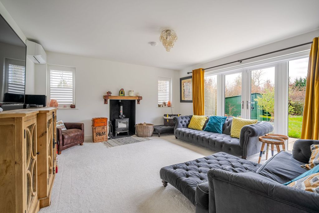 Additional image 4 of 4 bed detached house for saleOak Farm Close, Ascot SL5