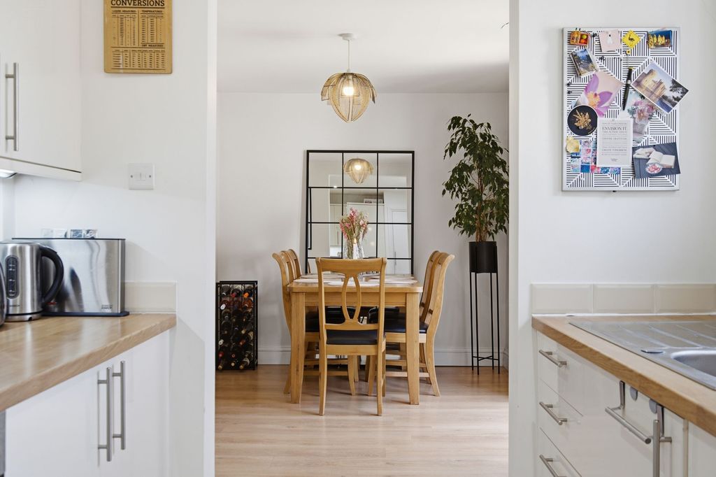Additional image 4 of 3 bed semi-detached house for saleKennel Wood, Ascot SL5