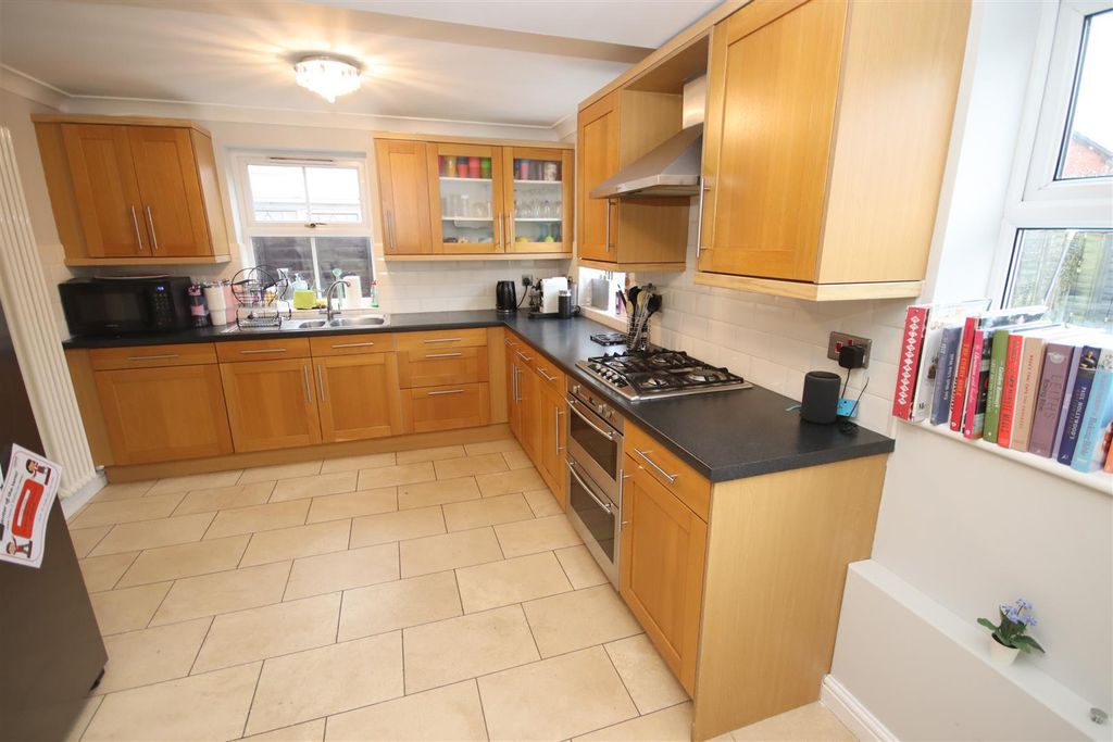 Additional image 3 of 5 bed detached house for saleAintree Drive, Chippenham SN14
