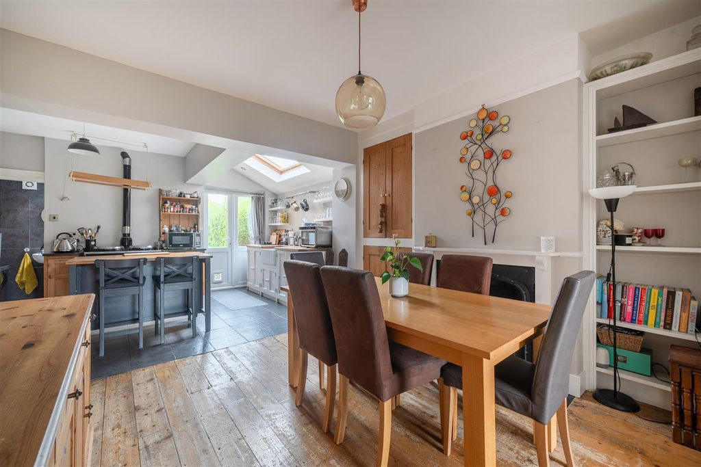 Additional image 5 of 3 bed terraced house for saleCambridge Road, Crowthorne, Berkshire RG45