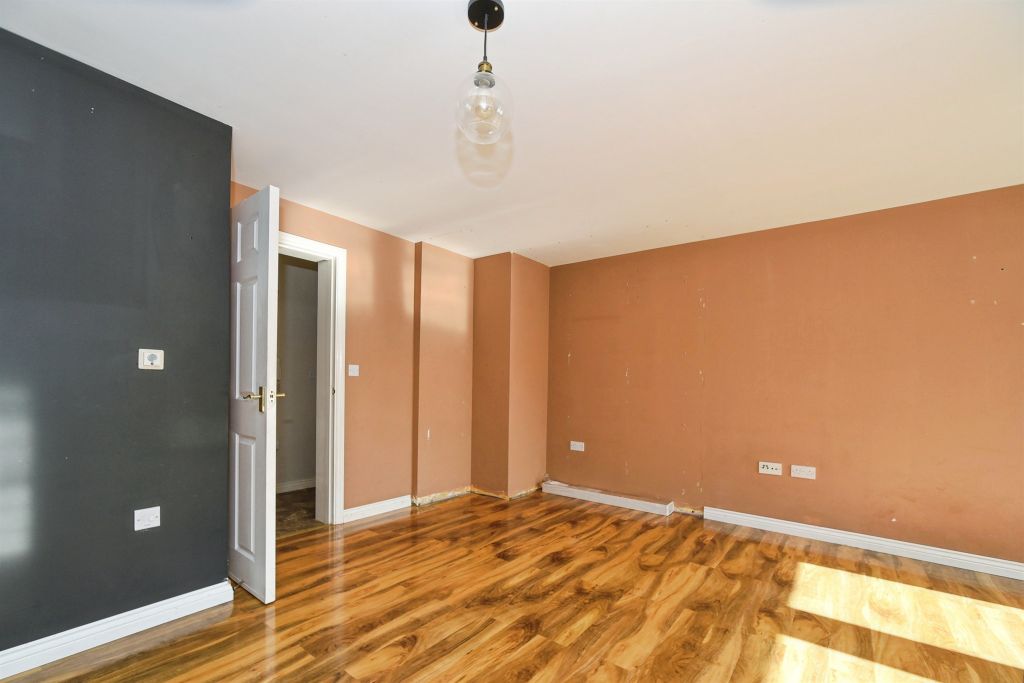 Additional image 5 of 2 bed flat for saleChain Court, Swindon SN1