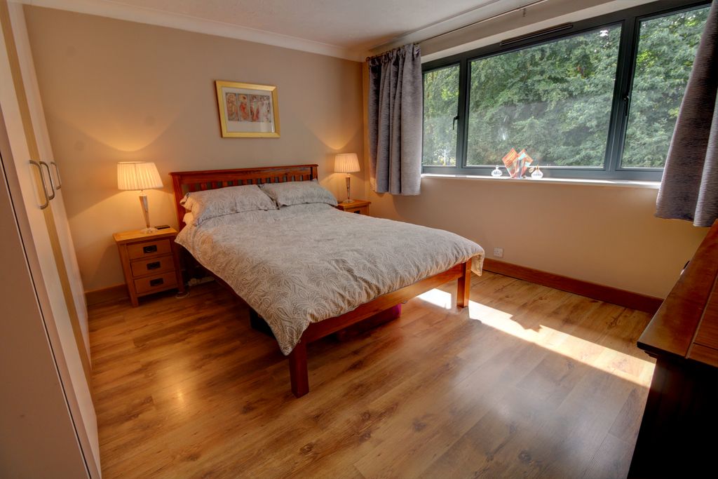 Additional image 13 of 4 bed semi-detached house for saleLily Hill Road, Bracknell RG12