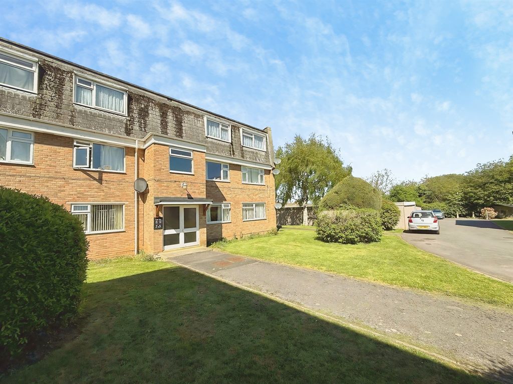 Additional image 4 of 2 bed flat for saleHelmsdale, Swindon SN25