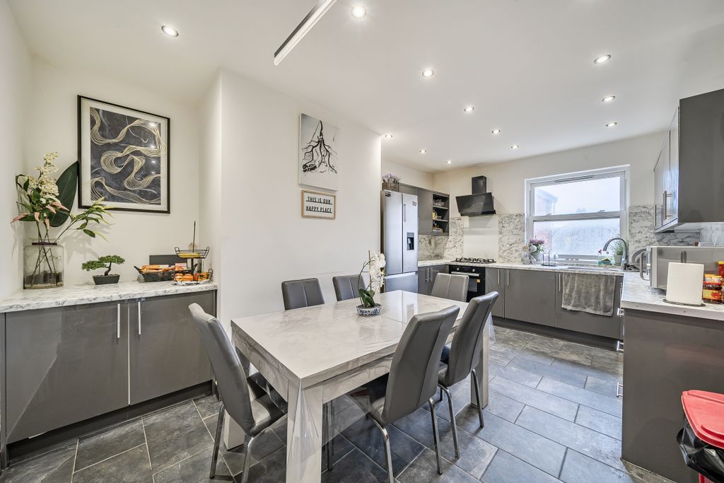 Additional image 11 of 8 bed end terrace house for saleHigh Street, Royal Wootton Bassett SN4