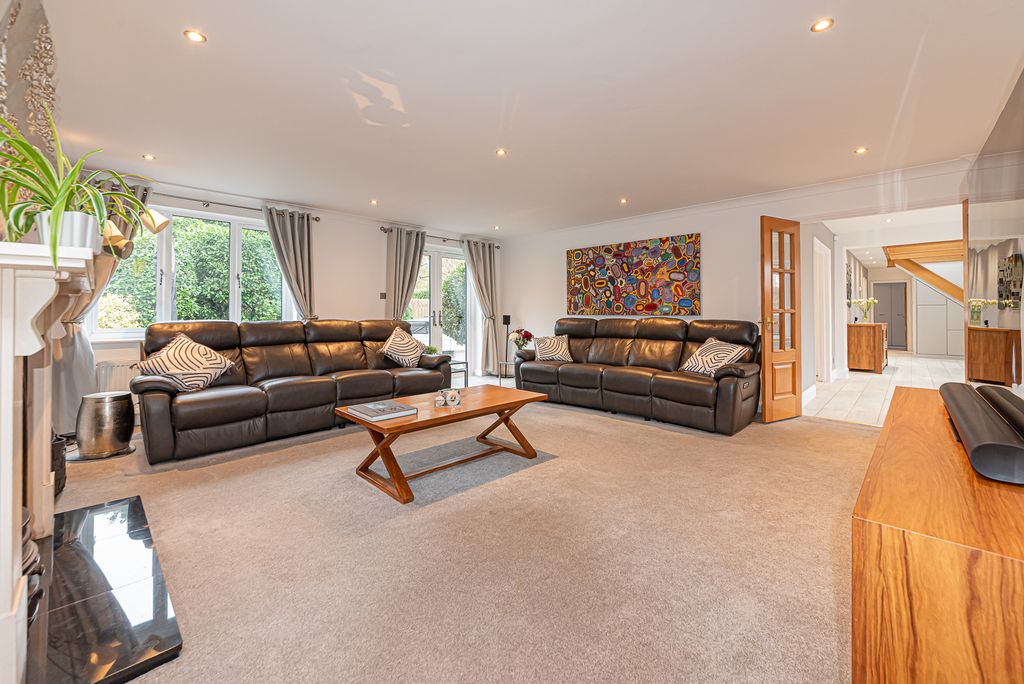 Additional image 9 of 5 bed detached house for saleWalton Drive, Ascot SL5