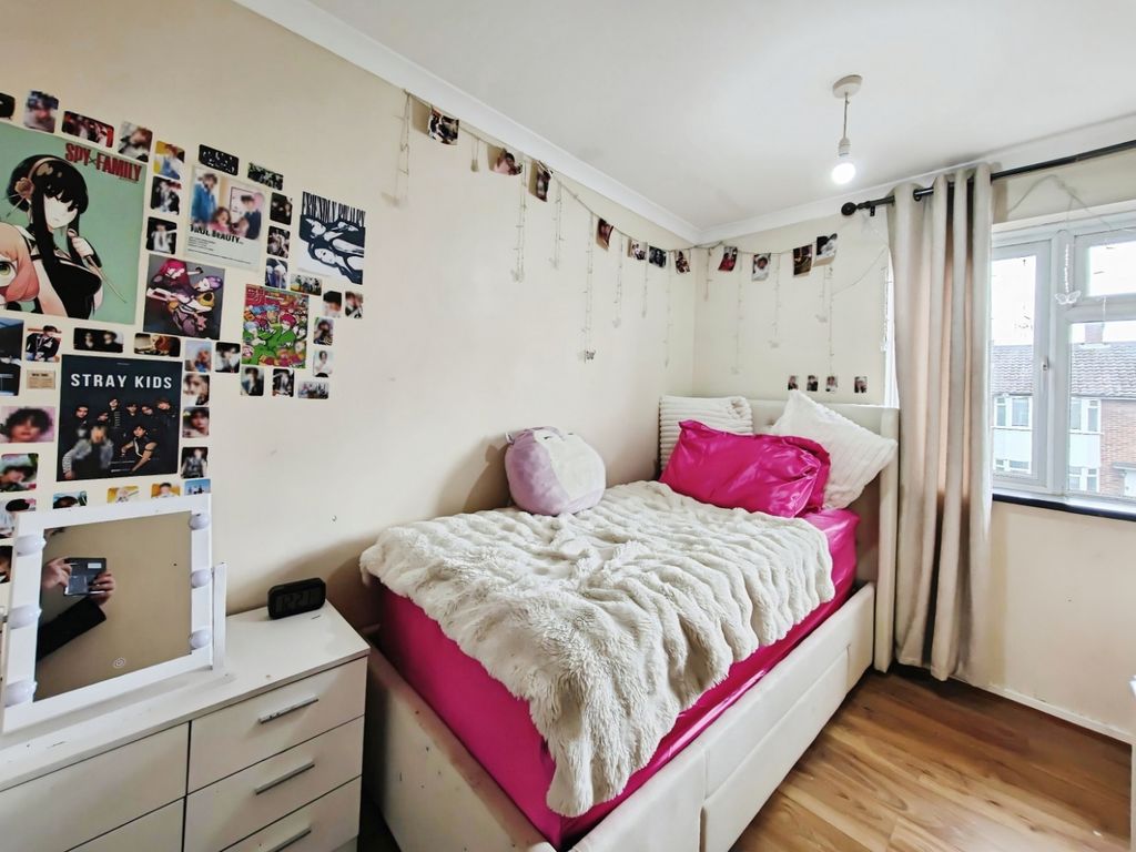 Additional image 12 of 4 bed terraced house for saleBarnett Green, Bracknell, Bracknell Forest RG12