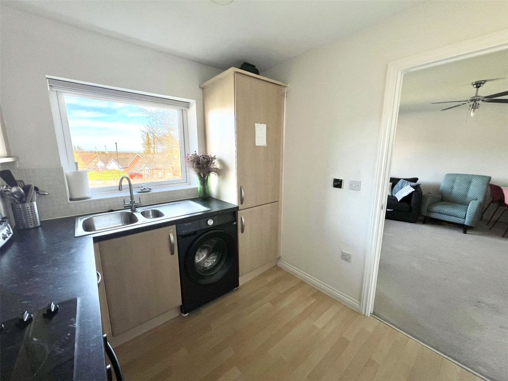 Additional image 4 of 2 bed flat for saleChain Court, Old Town, Swindon SN1