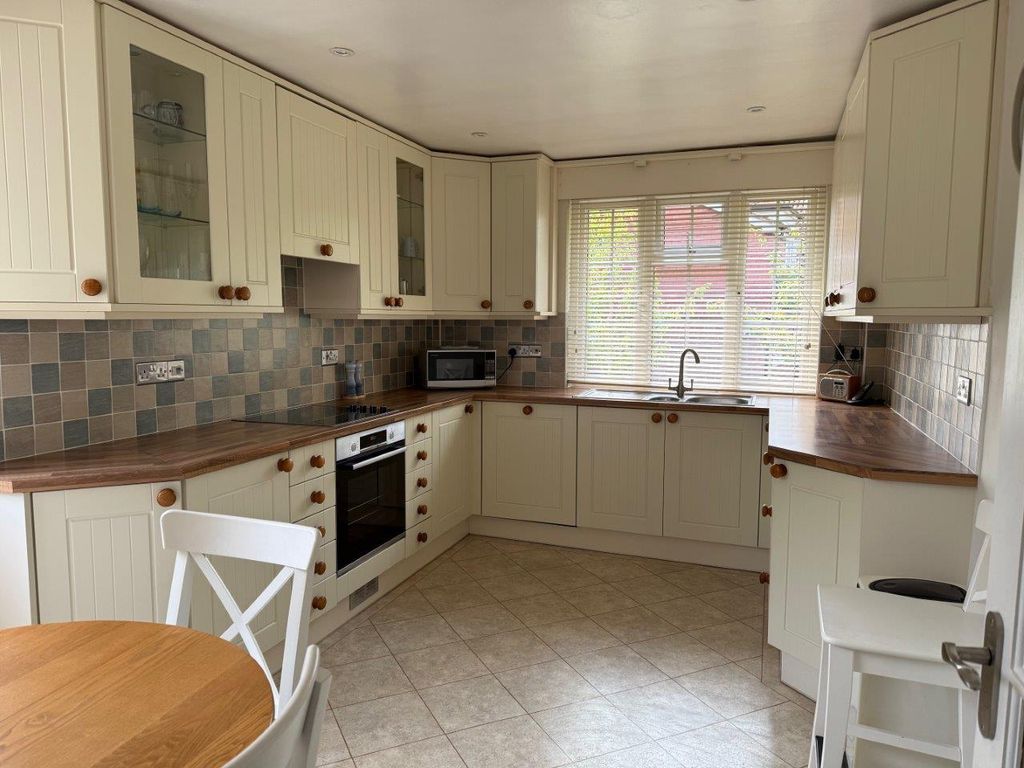 Additional image 2 of 3 bed bungalow for saleParsonage Hill, Farley, Salisbury SP5