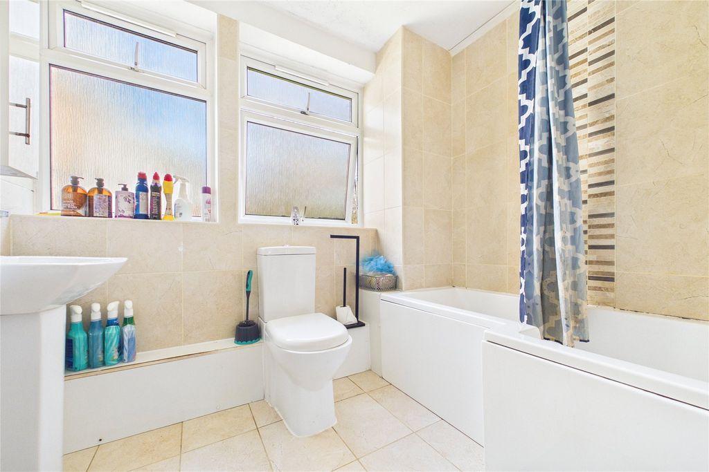 Additional image 7 of 2 bed flat for saleLydbury, Bracknell, Berkshire RG12