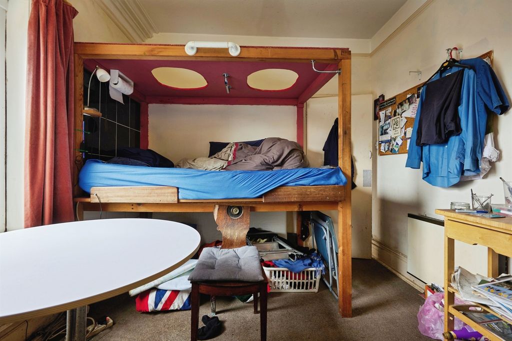 Additional image 7 of 1 bed flat for saleVictoria Street, Shaftesbury SP7
