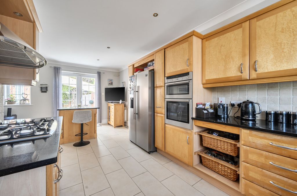 Additional image 10 of 4 bed detached house for saleJigs Lane South, Warfield, Bracknell RG42