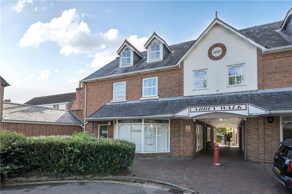 2 bed flat for saleChurch Street, Romsey, Hampshire SO51