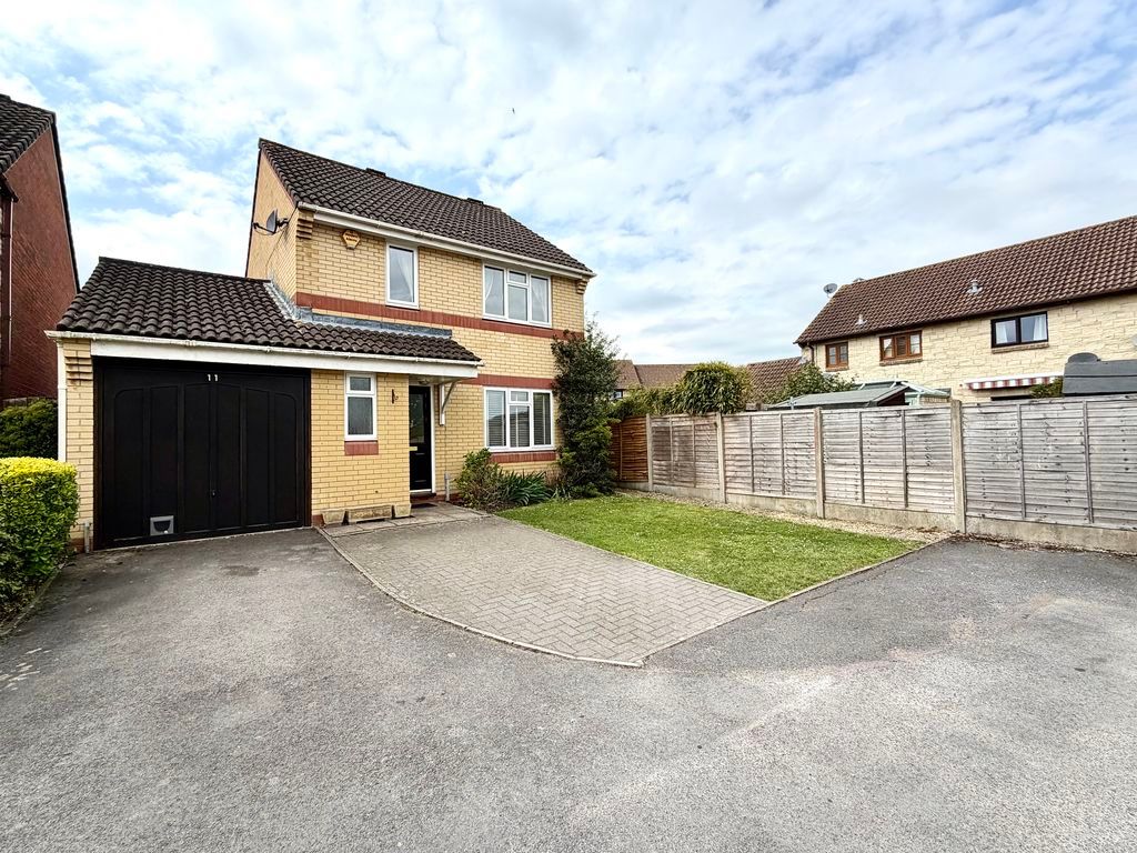 3 bed detached house for saleAzalea Close, Calne SN11