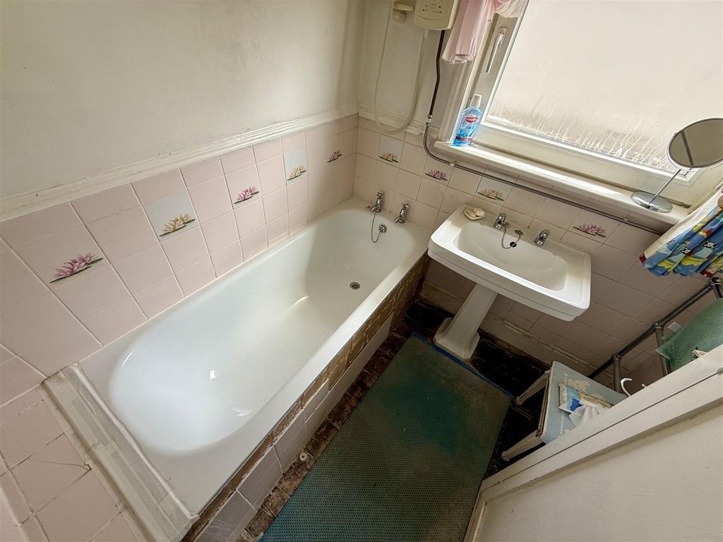 Additional image 12 of 4 bed detached house for saleMarlborough Road, Swindon SN3