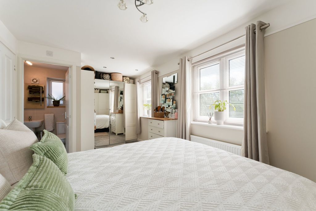 Additional image 9 of 3 bed detached house for saleIvie Place, Salisbury SP2