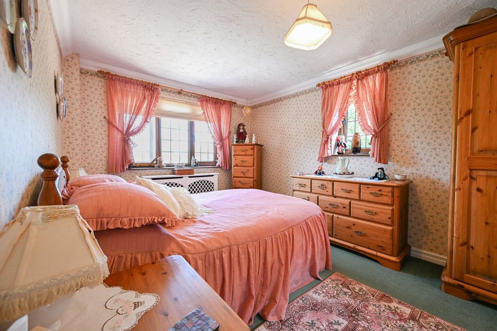 Additional image 10 of 4 bed detached house for saleHale Road, Woodgreen, Fordingbridge SP6