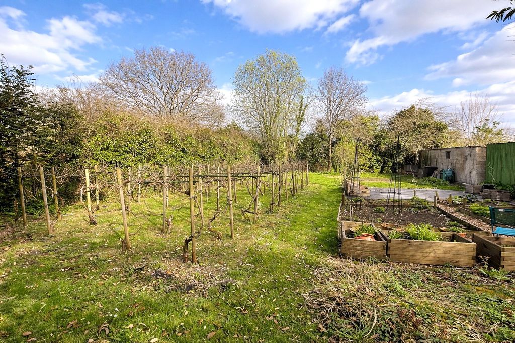 Additional image 15 of 4 bed country house for saleCanada Road, West Wellow, Romsey, Hampshire SO51