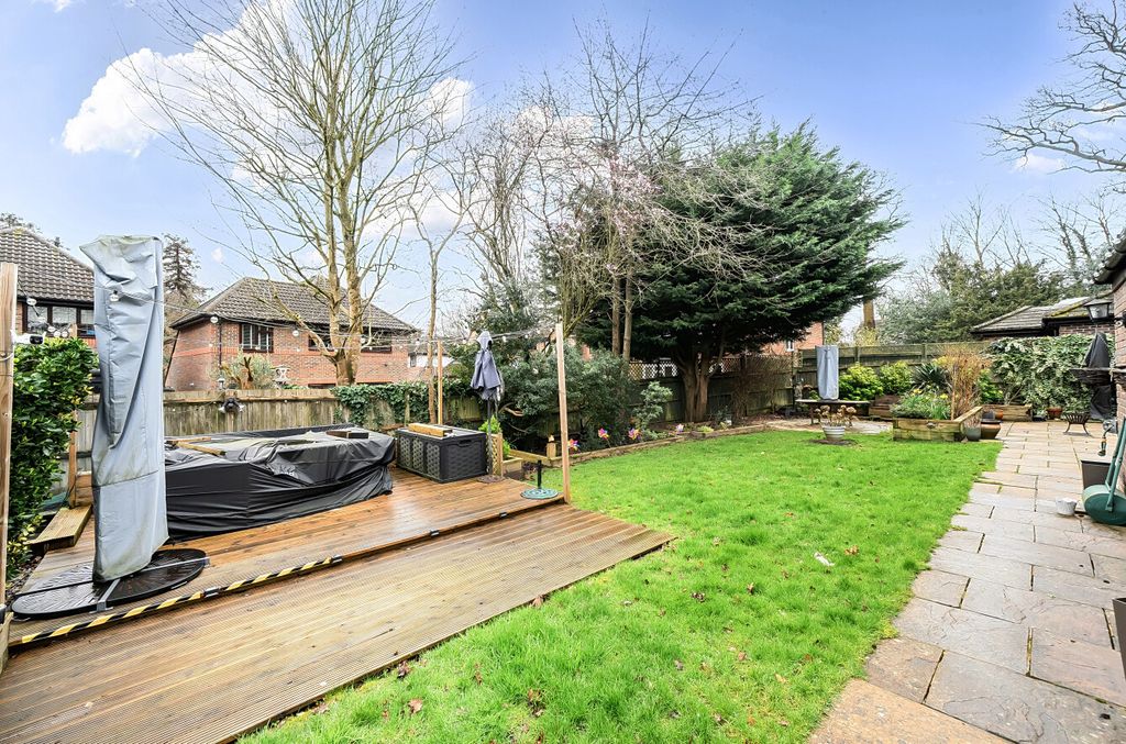 Additional image 17 of 5 bed detached house for saleField Park, Bracknell, Berkshire RG12