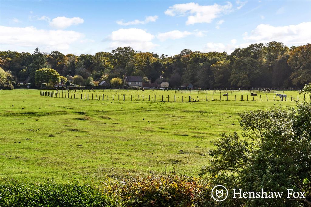 Additional image 3 of 4 bed detached house for saleThe Common, Woodgreen, Fordingbridge SP6