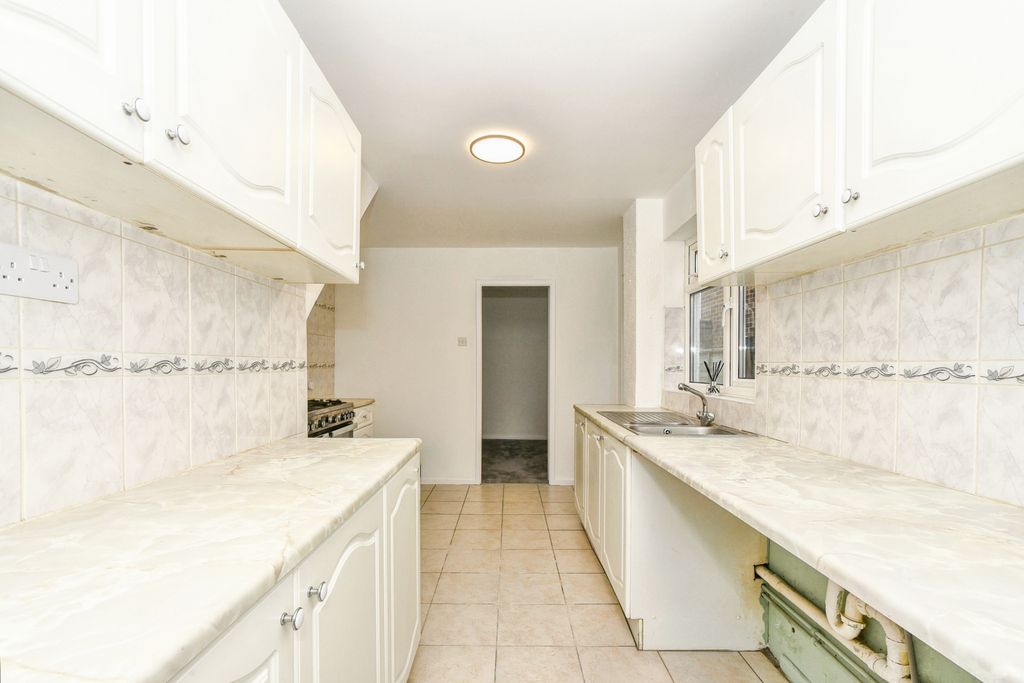 Additional image 8 of 3 bed semi-detached house for saleColebrook Road - Coleview, Swindon SN3